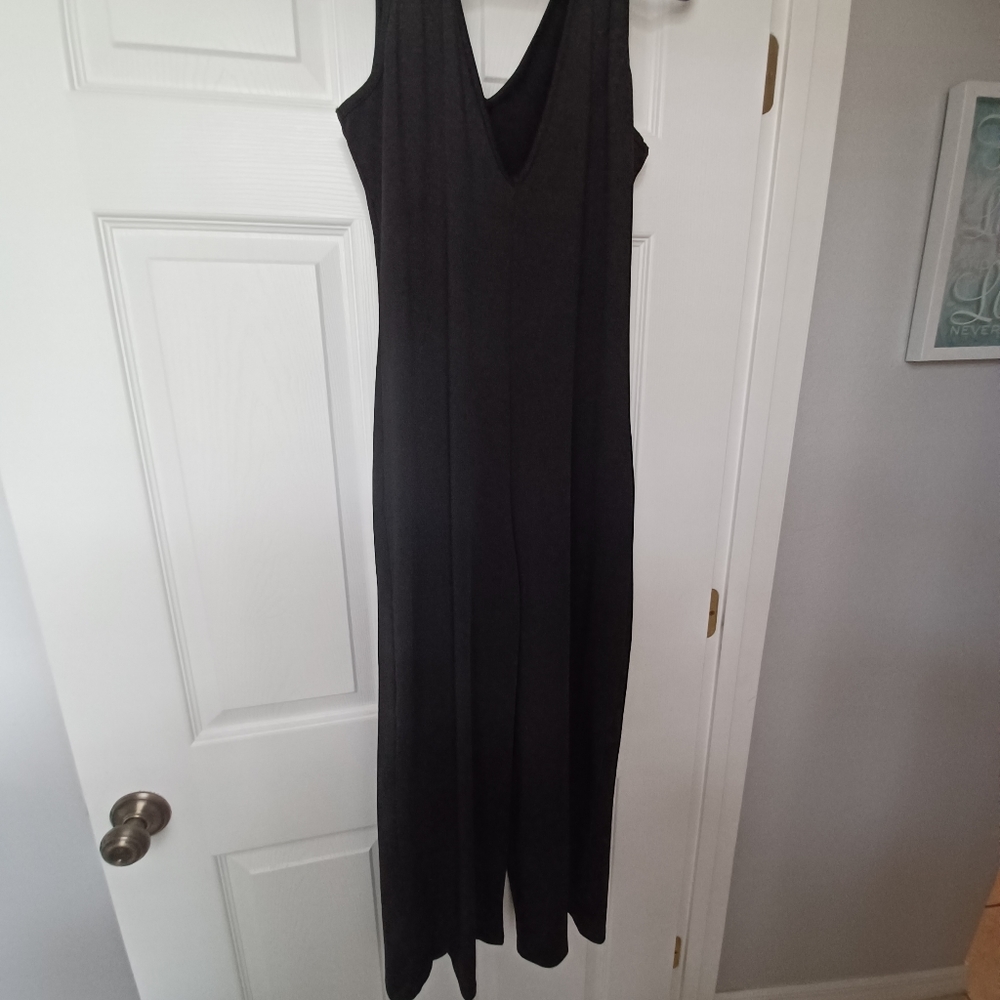 BLACK EMERY ROSE JUMPSUIT. SZ MED